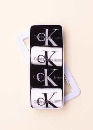 Calvin Klein kojines 4 poros dovanų dėžutėje