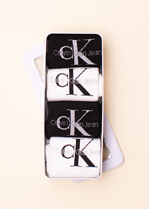 Calvin Klein kojines 4 poros dovanų dėžutėje