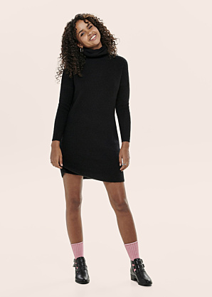 Only megzta suknelė