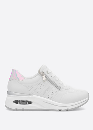 Remonte laisvalaikio bateliai