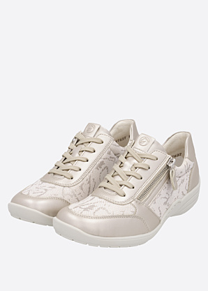 Remonte laisvalaikio bateliai