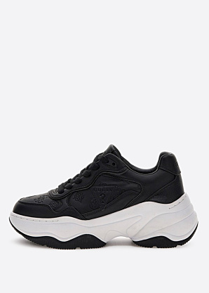 Guess laisvalaikio bateliai Hapyy