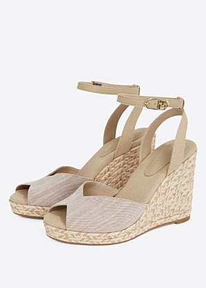 Tommy Hilfiger bateliai