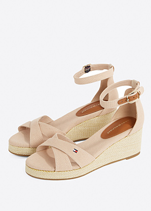 Tommy Hilfiger bateliai