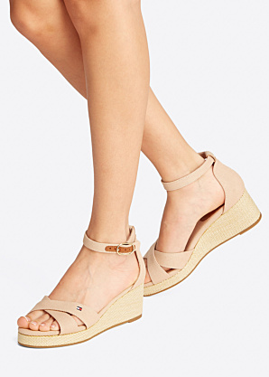 Tommy Hilfiger bateliai