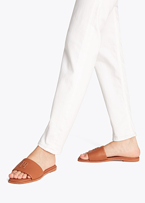 Tommy Hilfiger bateliai