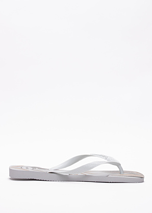 Havaianas šlepetės per pirštą