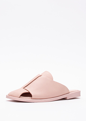 Molly Bessa bateliai