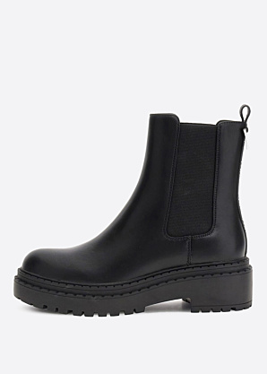 Guess aulinukai Leanna