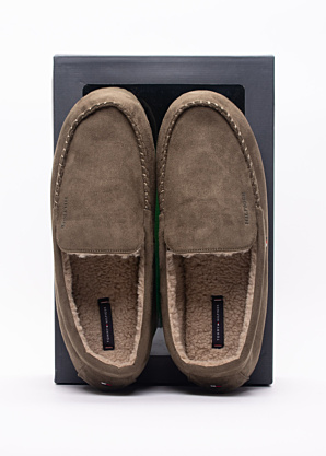 Tommy Hilfiger šlepetės dovanų dėžutėje