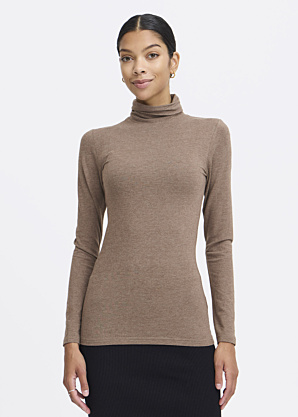 b.young palaidinė Pamila