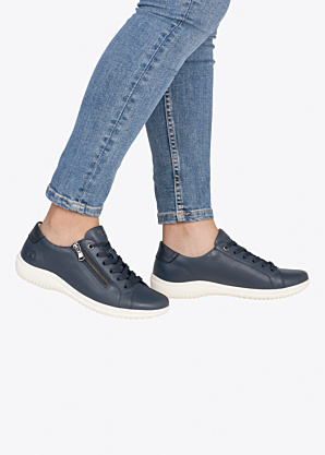 Remonte laisvalaikio bateliai