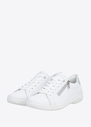 Remonte laisvalaikio bateliai