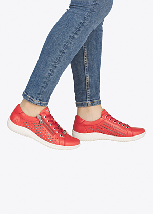 Remonte laisvalaikio bateliai