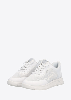 Remonte laisvalaikio bateliai