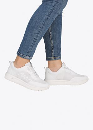 Remonte laisvalaikio bateliai