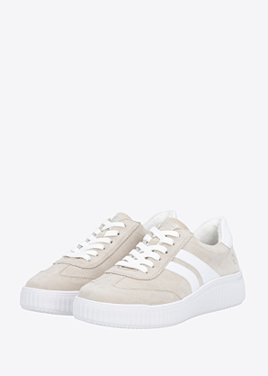 Remonte laisvalaikio bateliai