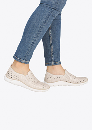 Remonte laisvalaikio bateliai