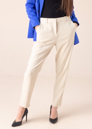 b.young kelnės Danta