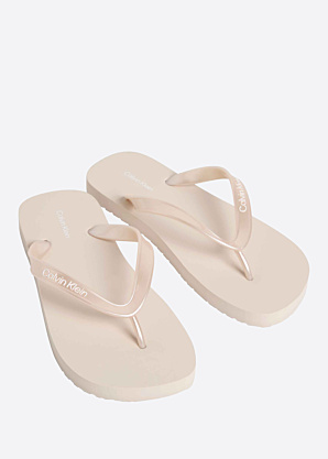 Calvin Klein šlepetės per pirštą