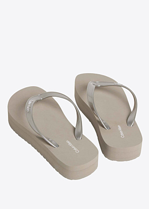 Calvin Klein šlepetės per pirštą