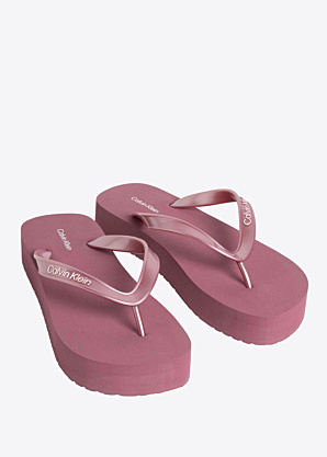 Calvin Klein šlepetės per pirštą