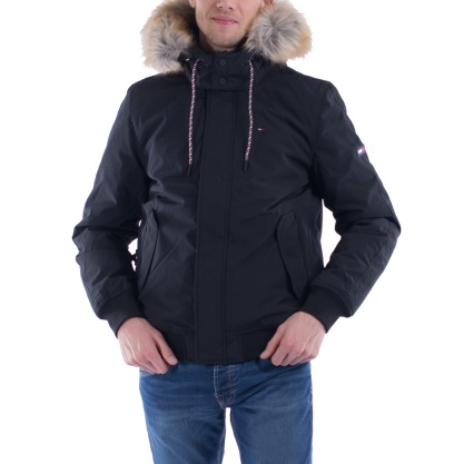 Tommy Hilfiger striukė