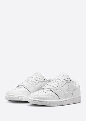 Jordan laisvalaikio batai Jordan Court Connect Low Bg