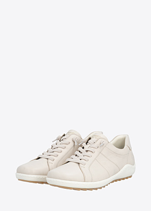 Remonte laisvalaikio bateliai