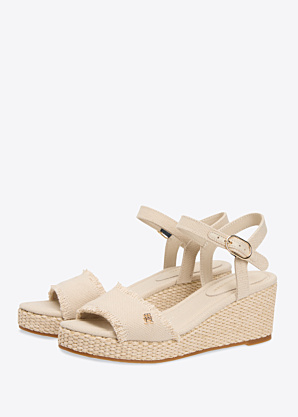 Tommy Hilfiger bateliai